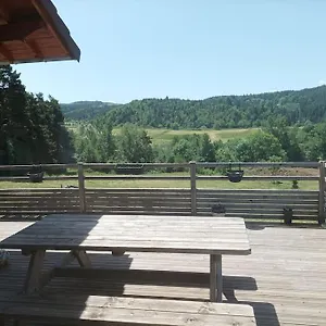 Séjour chez l'habitant A La Campagne Dans Jolie Maison En Bois., Laussonne